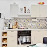 Pra\' Modern & Cozy Apartment