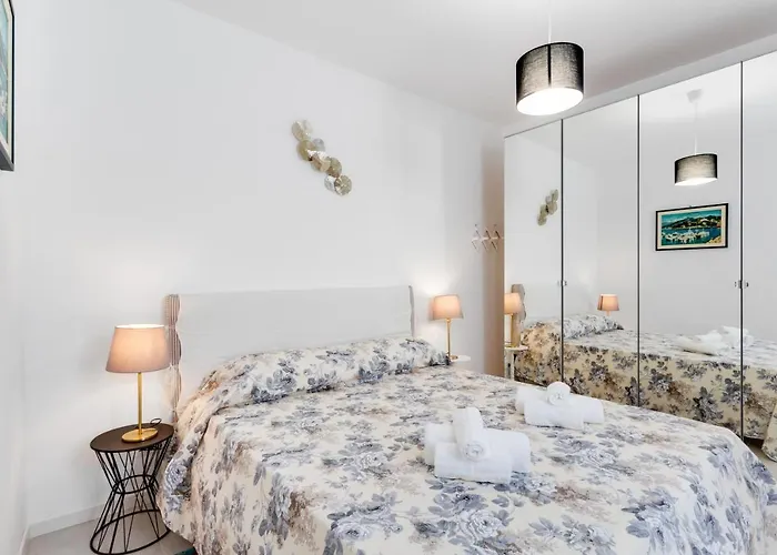Pra\' Modern & Cozy Apartment